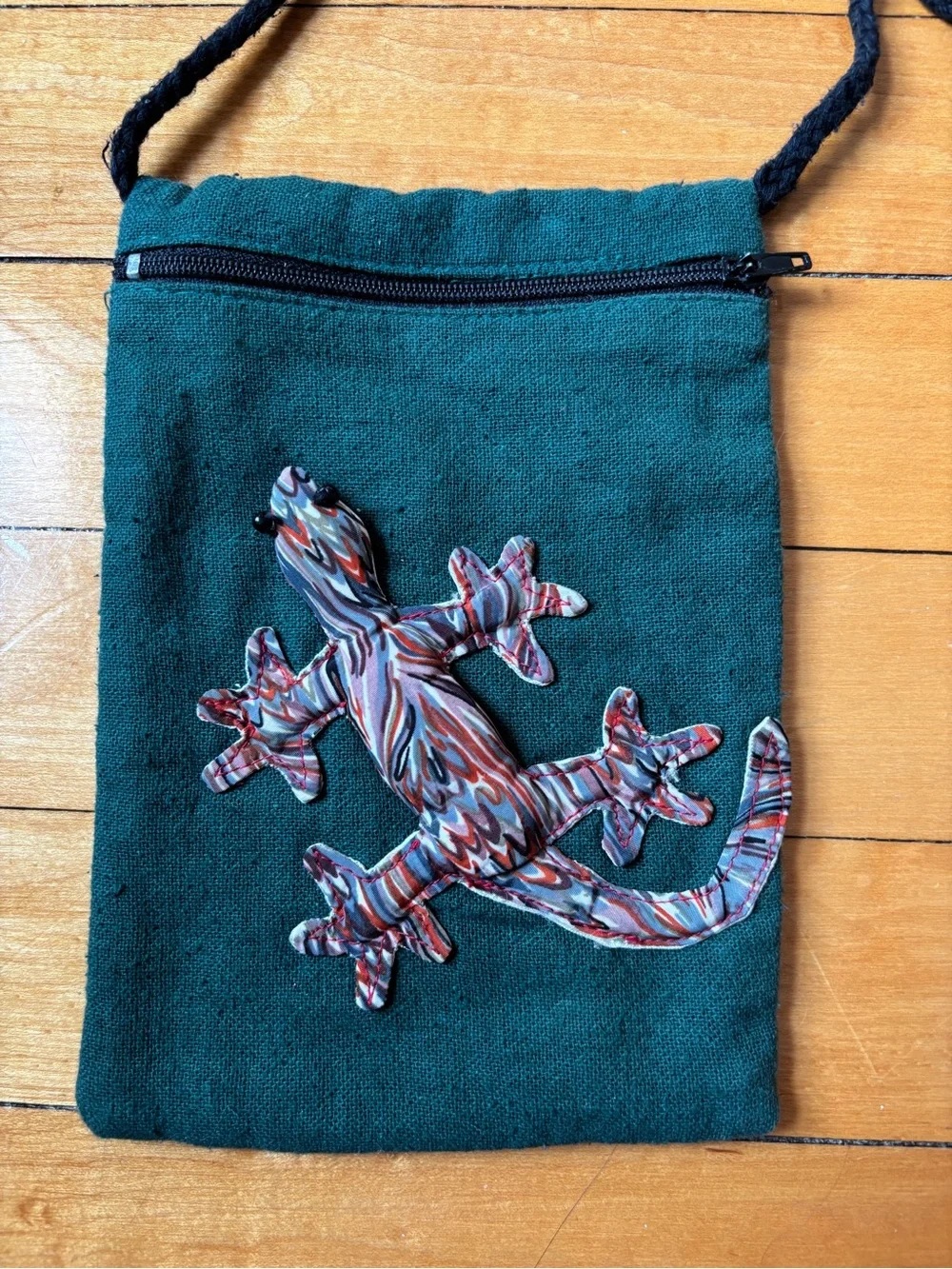 Vintage Crossbody Bag | Green 7.5”x5” Purse w/ Eclectic 3D Gecko Lizard applique